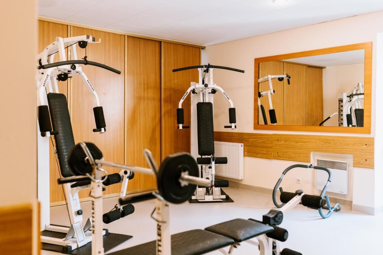 Osrodek Szkoleniowo Wypoczynkowy Roznow Hotel Екстериор снимка
