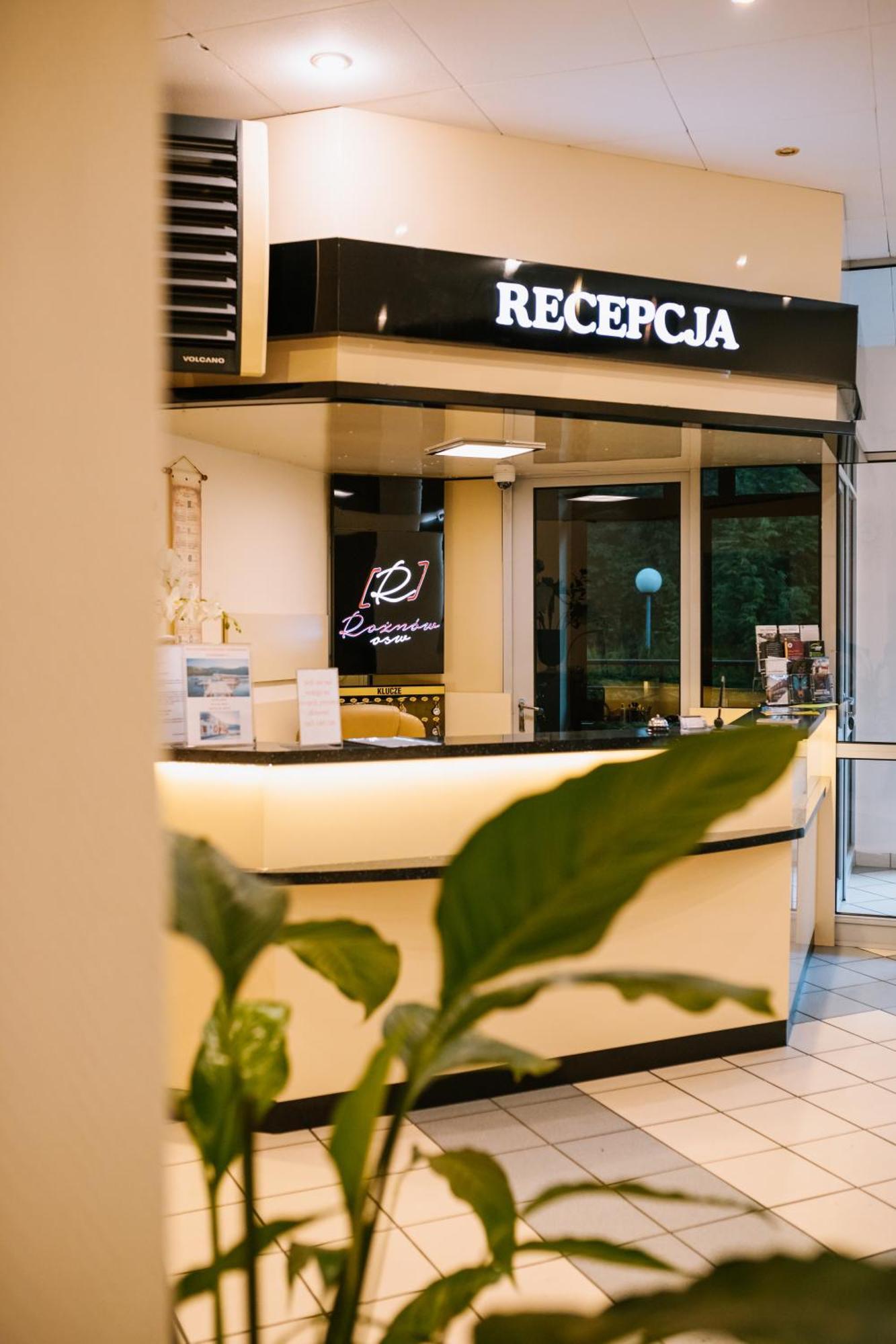 Osrodek Szkoleniowo Wypoczynkowy Roznow Hotel Екстериор снимка