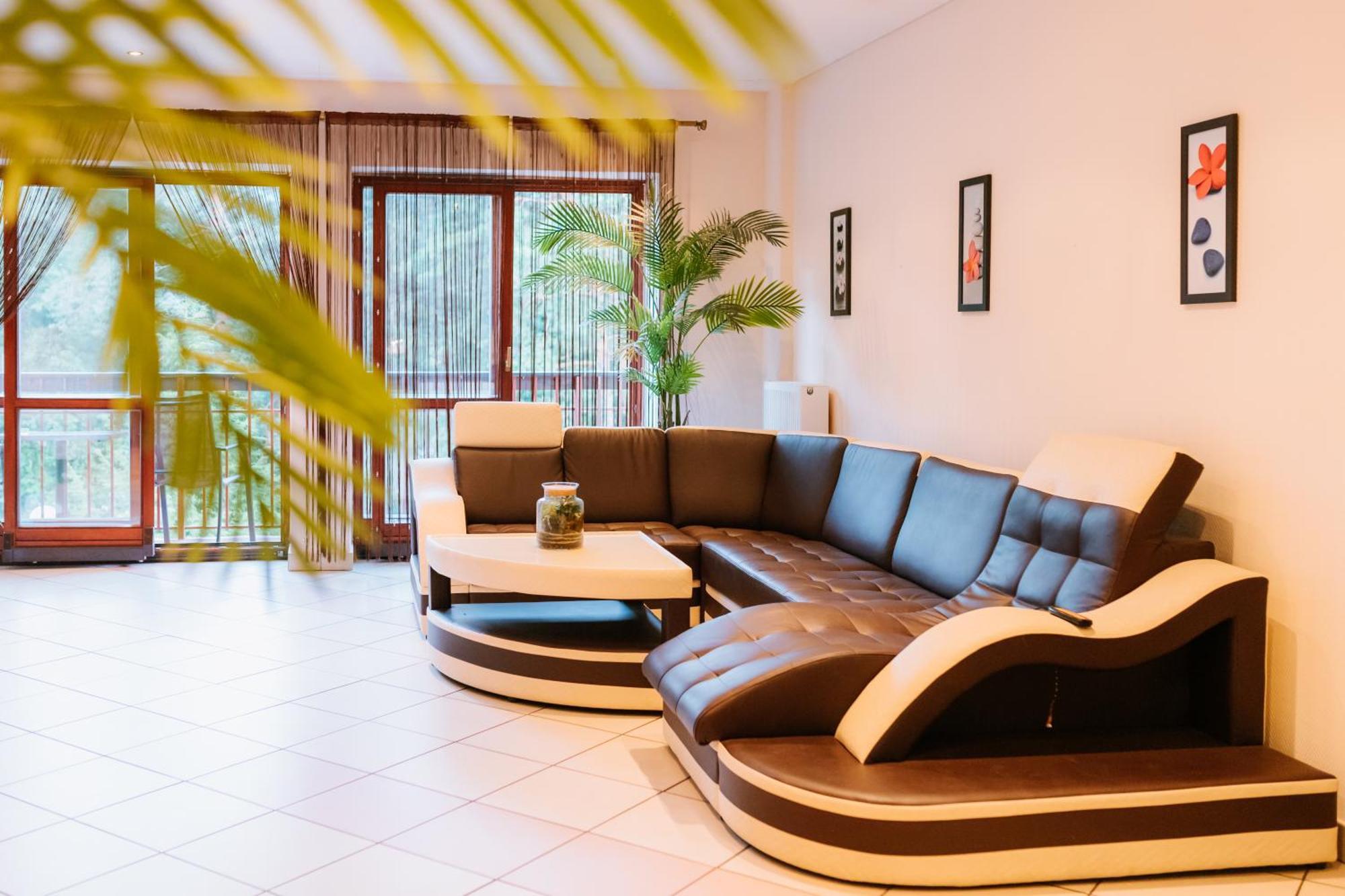 Osrodek Szkoleniowo Wypoczynkowy Roznow Hotel Екстериор снимка